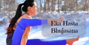Eka Hasta Bhujasana
