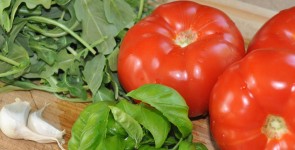 Summer Pasta with Fresh Tomato & Arugula